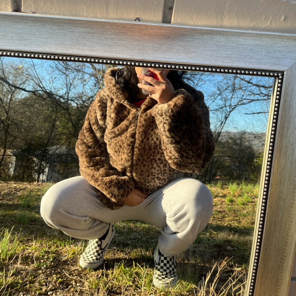 FAUX LEOPARD JACKET